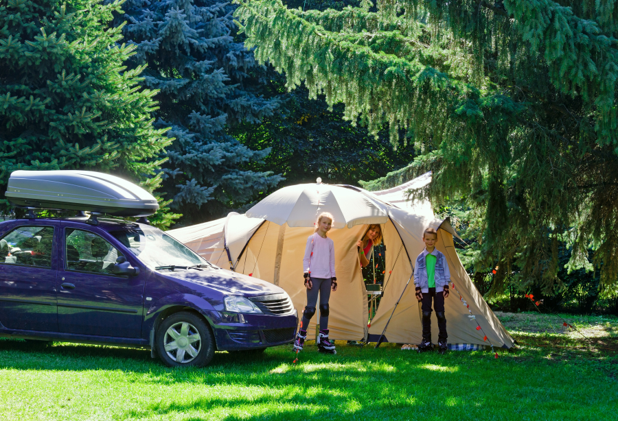 famille en camping autour de Perigueux